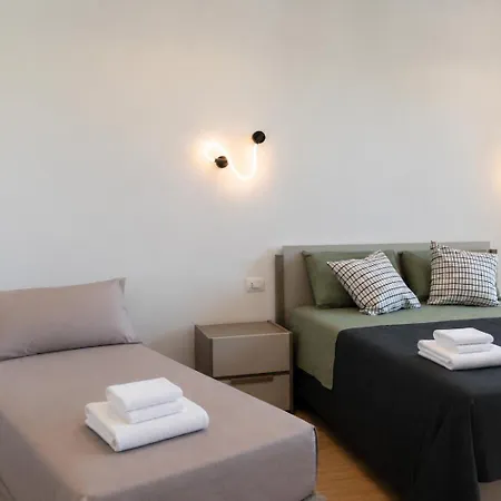 Maison Caterina - Elegant Near Apartament Bari
