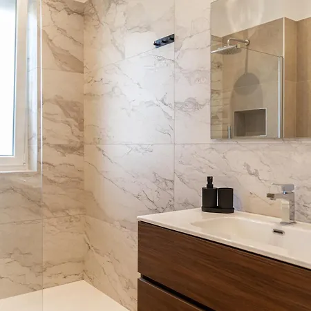 Apartament Maison Caterina - Elegant Near